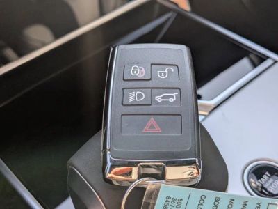 2026 Land Rover Range Rover — photo 28 view