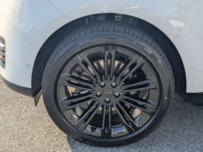 2026 Land Rover Range Rover — photo 11 view