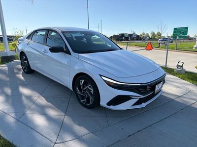 2025 Hyundai Elantra Hybrid — photo 7 view
