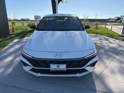 2025 Hyundai Elantra Hybrid — photo 8 view