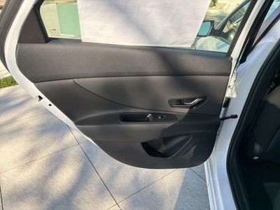 2025 Hyundai Elantra Hybrid — photo 14 view