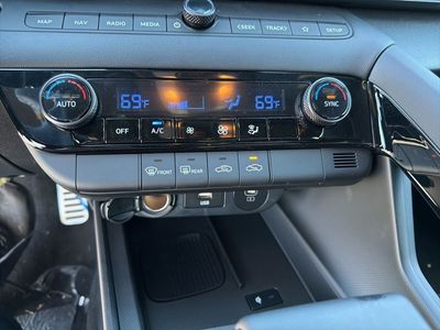 2025 Hyundai Elantra Hybrid — photo 23 view