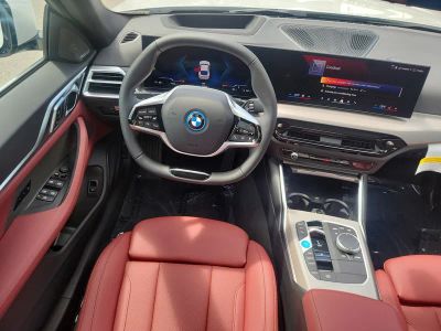 2026 BMW i4 — photo 15 view