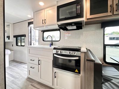 2024 Jayco Jay Flight SLX - Photo 12