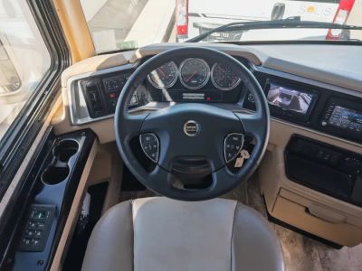 2019 Newmar VENTANA LE — rear three-quarter view