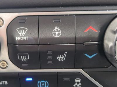 2025 Jeep Wrangler — photo 24 view