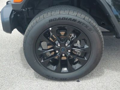 2025 Jeep Wrangler — photo 11 view