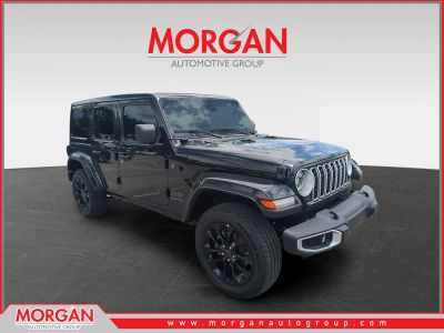 2025 Jeep Wrangler Sahara 4xe in Black — front three-quarter view