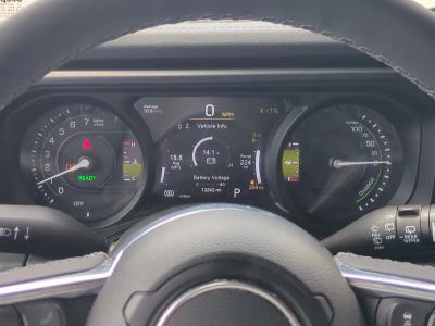 2025 Jeep Wrangler — photo 28 view