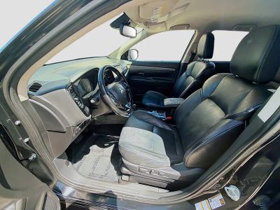 2020 Mitsubishi Outlander — photo 18 view