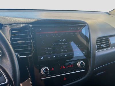 2020 Mitsubishi Outlander — photo 12 view