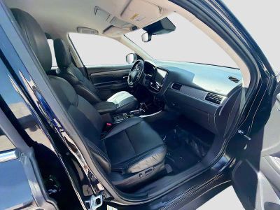 2020 Mitsubishi Outlander — photo 30 view