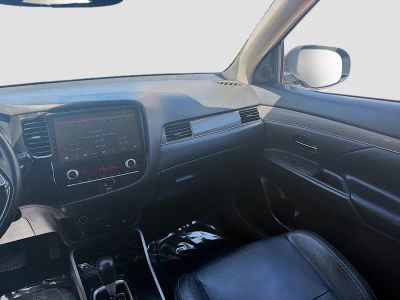 2020 Mitsubishi Outlander — photo 21 view