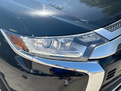2020 Mitsubishi Outlander — photo 33 view