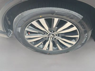 2020 Mitsubishi Outlander — photo 35 view