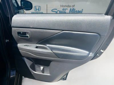 2020 Mitsubishi Outlander — photo 29 view