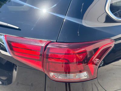 2020 Mitsubishi Outlander — photo 26 view