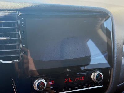 2020 Mitsubishi Outlander — photo 13 view