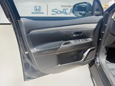 2020 Mitsubishi Outlander — photo 19 view