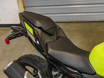 2026 Kawasaki Ninja 500 ABS Metallic Yellowish Green/Ebony - Photo 10