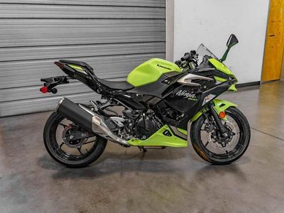 2026 Kawasaki Ninja 500 ABS Metallic Yellowish Green/Ebony - Photo 3