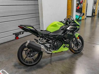 2026 Kawasaki Ninja 500 ABS Metallic Yellowish Green/Ebony - Photo 4