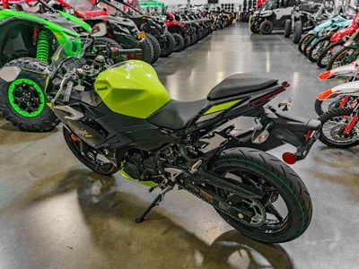 2026 Kawasaki Ninja 500 ABS Metallic Yellowish Green/Ebony - Photo 5