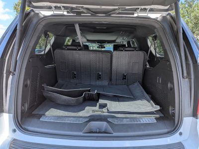 2023 Chevrolet Suburban — photo 13 view