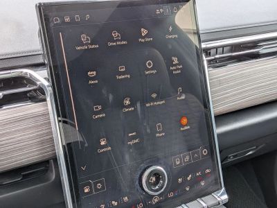 2025 GMC Sierra EV - Photo 18