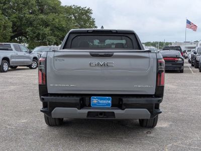 2025 GMC Sierra EV - Photo 4