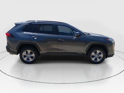 2024 Toyota RAV4 - Photo 8
