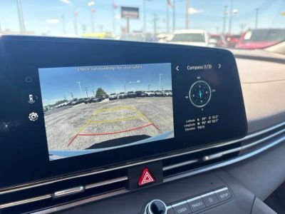 2025 Hyundai Elantra — photo 19 view