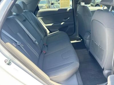 2025 Hyundai Elantra — photo 32 view
