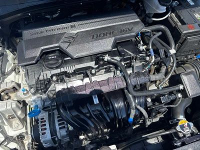 2025 Hyundai Elantra — photo 43 view