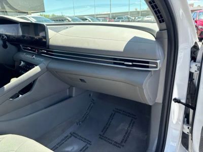 2025 Hyundai Elantra — photo 35 view