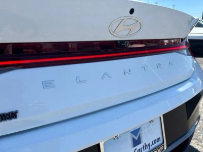2025 Hyundai Elantra — photo 29 view