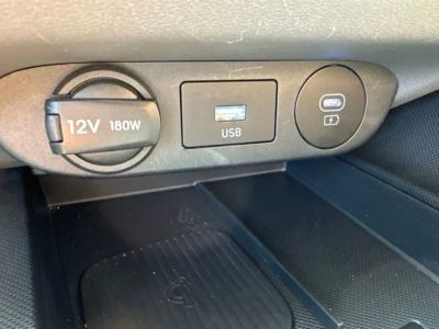 2025 Hyundai Elantra — photo 21 view