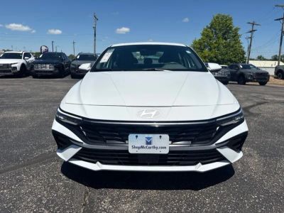 2025 Hyundai Elantra — side profile view