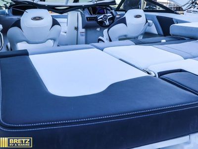 2026 Chaparral Boats SSi Series - Photo 15