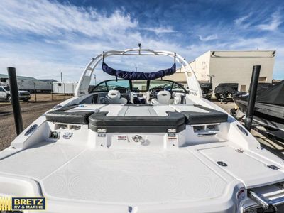 2026 Chaparral Boats SSi Series - Photo 12