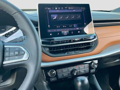 2025 Jeep Compass — photo 15 view