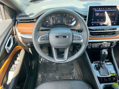 2025 Jeep Compass — photo 20 view