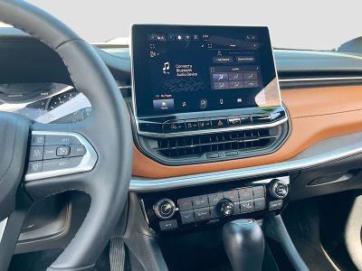 2025 Jeep Compass — photo 14 view