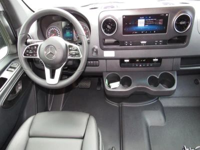 2025 Winnebago REVEL - Photo 3