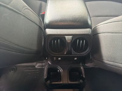 2021 Jeep Gladiator - Photo 24