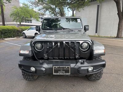 2021 Jeep Gladiator - Photo 2