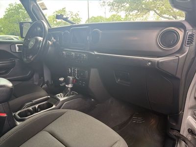 2021 Jeep Gladiator - Photo 28