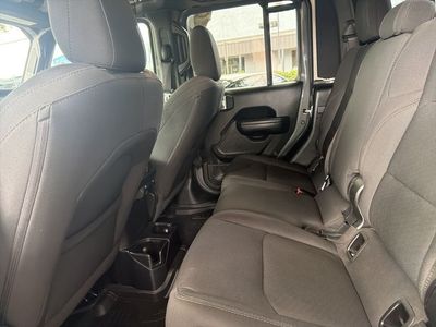 2021 Jeep Gladiator - Photo 21