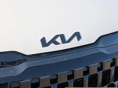 2026 Kia Sportage Plug-In Hybrid — photo 11 view