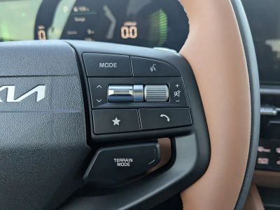 2026 Kia Sportage Plug-In Hybrid — photo 32 view